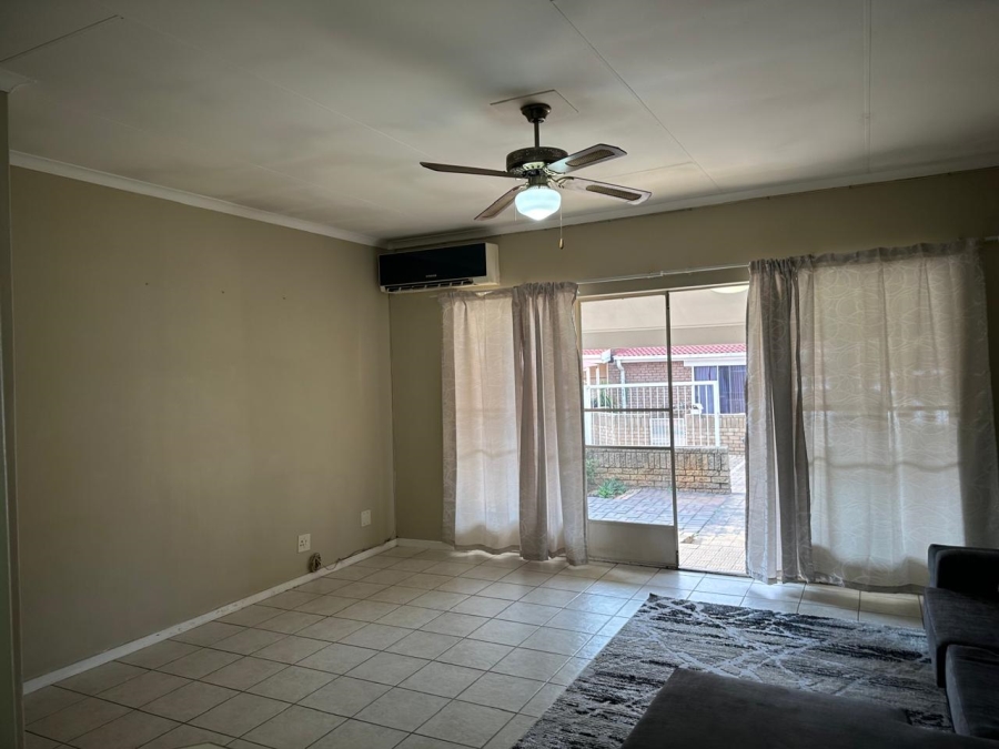 2 Bedroom Property for Sale in Rustenburg Central North West